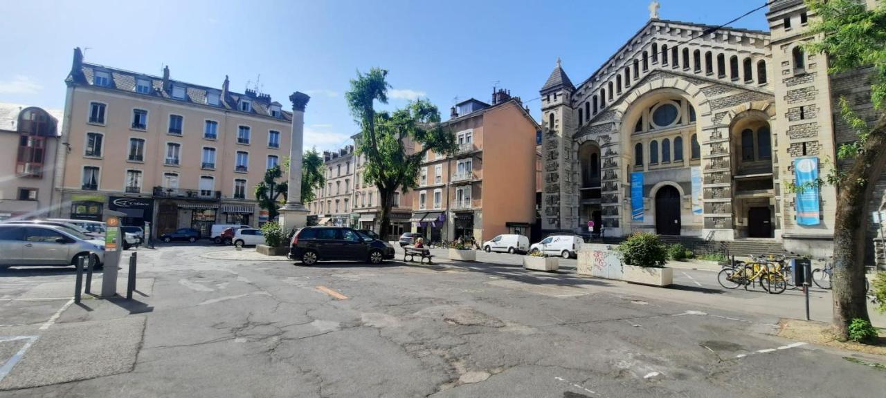 Cosy And Calm In Grenoble City Heart With Free And Large Parking Q-Park Chavant Ngoại thất bức ảnh
